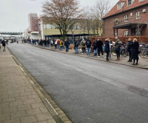 Studis impfen Studis : "Operation Nadelbaum" startet