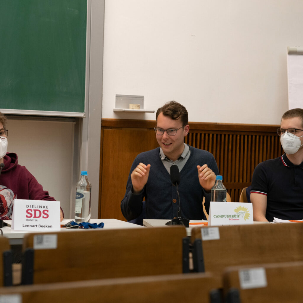 Lennart Beeken (SDS.die linke), Jacob Hassel (CampusGrün) und Jonas Landwehr (KriL)