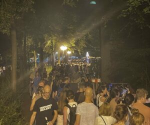 Sommernachtsflohmarkt auf der Promenade