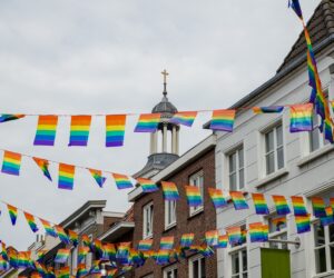 Queerness in der Kirche? - Studiogästin Becca Lögers Da Silva von OutInChurch