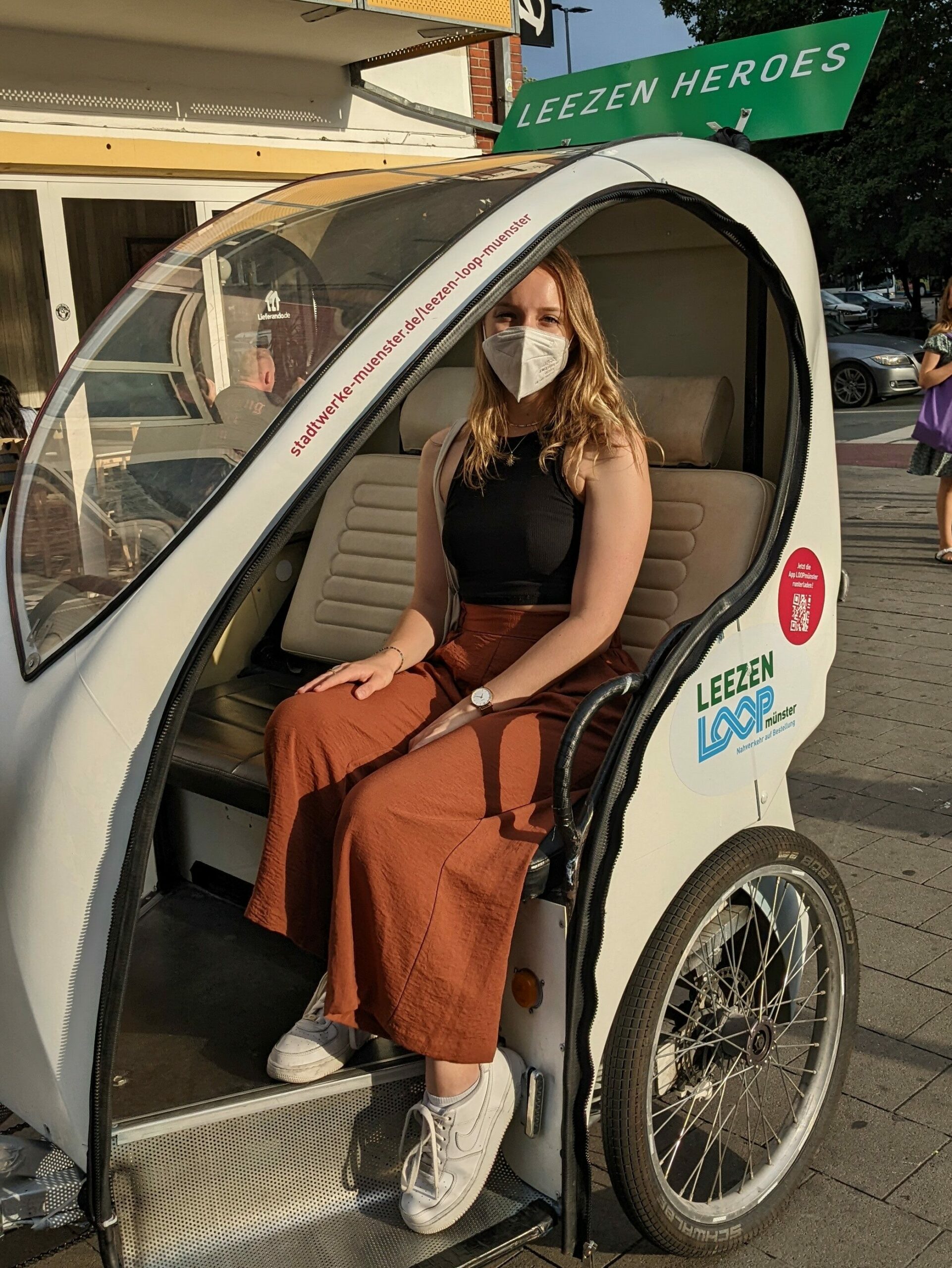 Radio Q-Reporterin Marina Scheling unterwegs im LeezenLoop, eine der neuen Fahrrad-Rikschas für Münster.