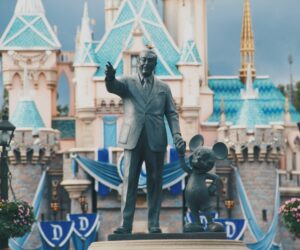 Walt Disney - "Märchenonkel" und "Base Conservative"