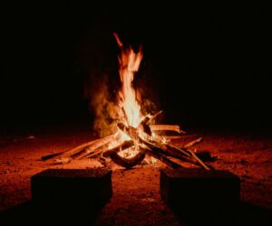 Lagerfeuer bei Temptation Island: Drama, Tränen und Verführung!