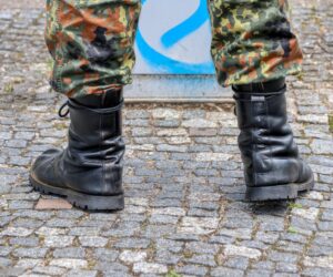 Zwischen Krieg und Kameradschaft: Junge Menschen in der Bundeswehr