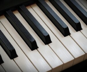 Behind the Lyrics - (No One Knows Me) Like the Piano